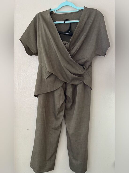Unbranded Pants - Khaki 2-Pieces Pant with Pockets and V-Neck Top Size XXL Short Sleeved